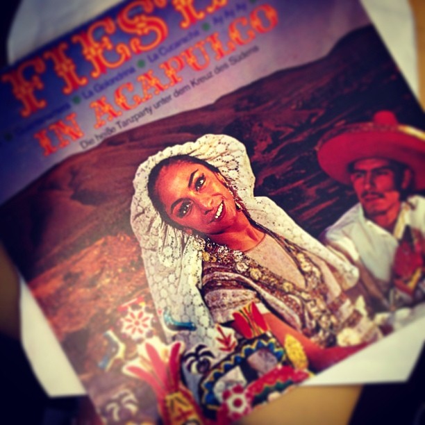 Jetzt im neuen Blogpost: wie ich mit La Bamba den Winter überstehe. #labamba #acapulco #music #lametta #winter #schnee #sommer #sun #blog #post #pictureoftheday