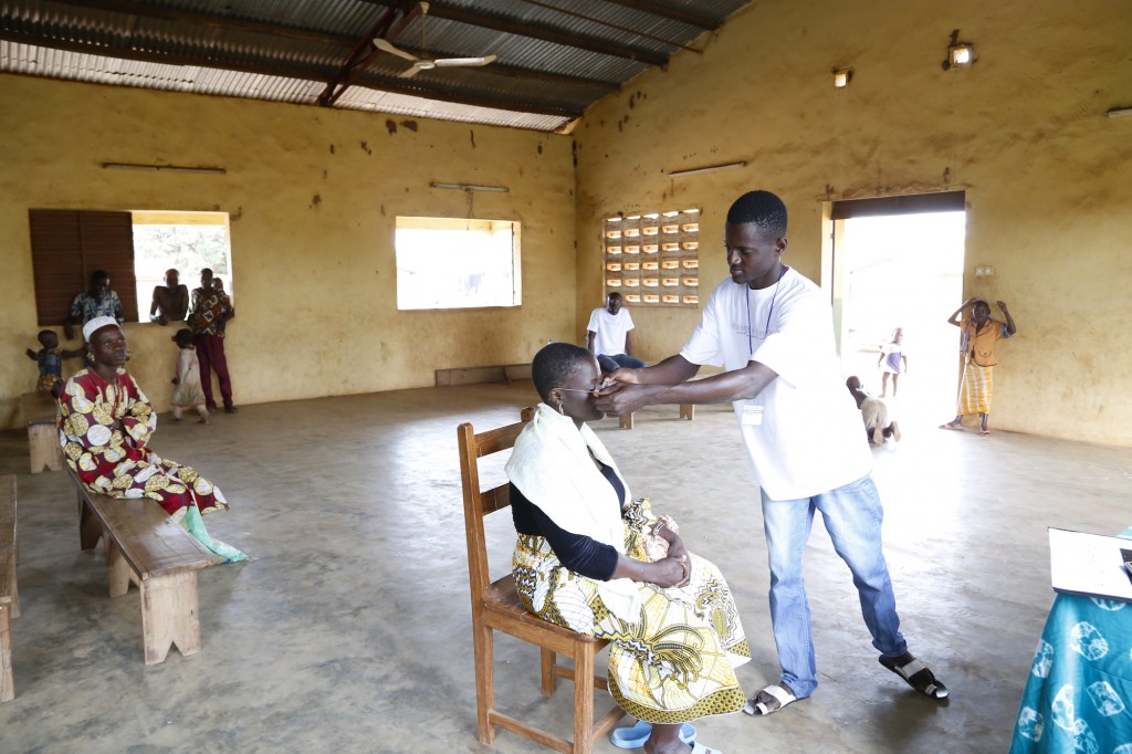 onedollarglasses_benin_anidenkt