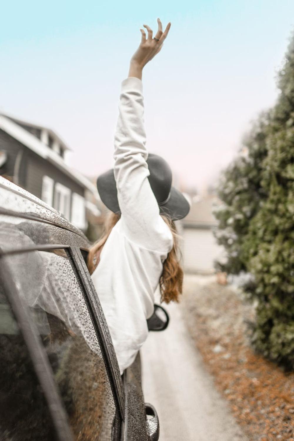 shallow_focus_photography_of_woman_in_white_top